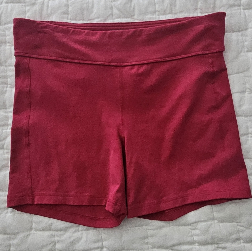 Athleta 5 Inch Bike/Sport Short